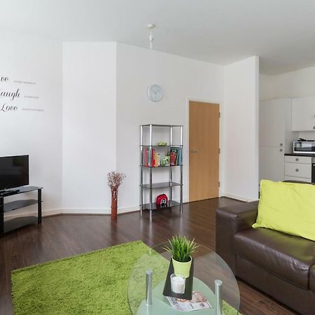 J Quarter - Sleeps 5 Long Term & Families Comfortably, 4 Beds, 2 Bathrooms バーミンガム エクステリア 写真