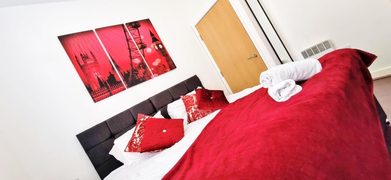 J Quarter - Sleeps 5 Long Term & Families Comfortably, 4 Beds, 2 Bathrooms バーミンガム エクステリア 写真