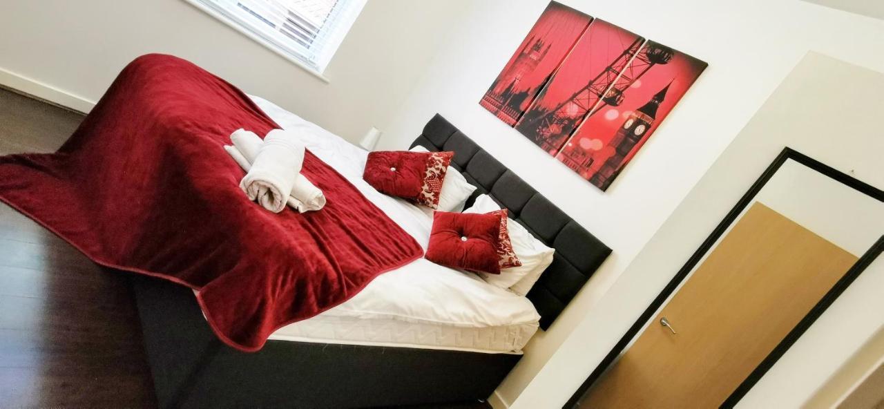 J Quarter - Sleeps 5 Long Term & Families Comfortably, 4 Beds, 2 Bathrooms バーミンガム エクステリア 写真