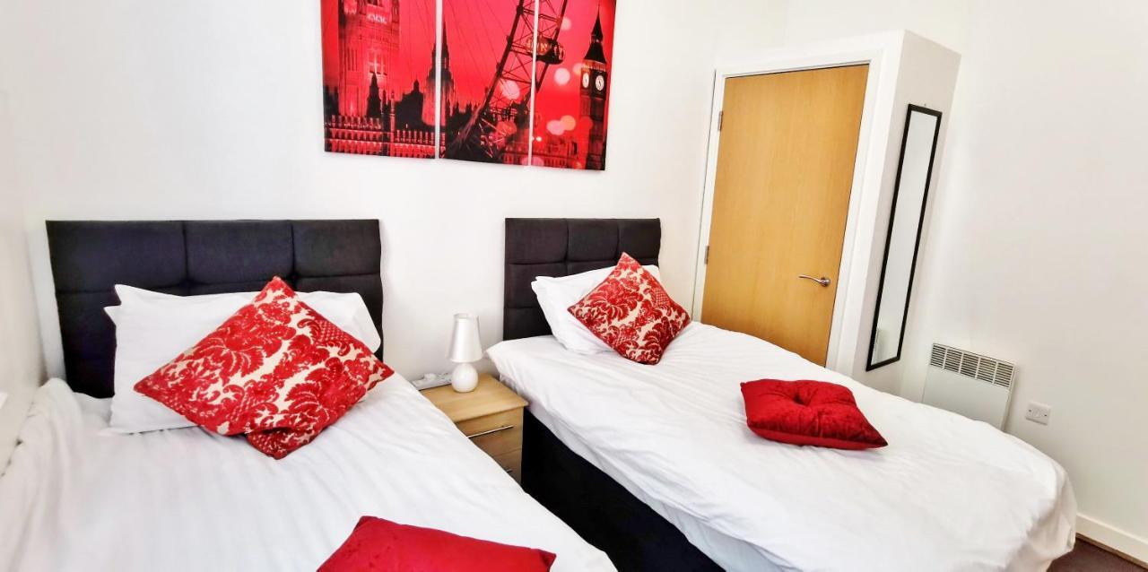J Quarter - Sleeps 5 Long Term & Families Comfortably, 4 Beds, 2 Bathrooms バーミンガム エクステリア 写真