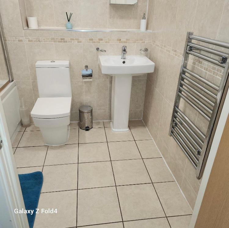 J Quarter - Sleeps 5 Long Term & Families Comfortably, 4 Beds, 2 Bathrooms バーミンガム エクステリア 写真